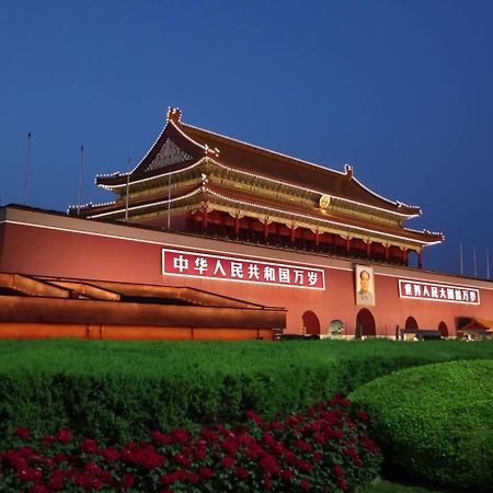Spring Time Hostel--Nearby Tiananmen Square & Forbidden City & Wangfujing Street & Line 5,6 Subway Nearby,Free Wifi Пекін Екстер'єр фото