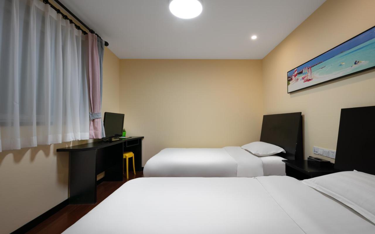 Spring Time Hostel--Nearby Tiananmen Square & Forbidden City & Wangfujing Street & Line 5,6 Subway Nearby,Free Wifi Пекін Екстер'єр фото