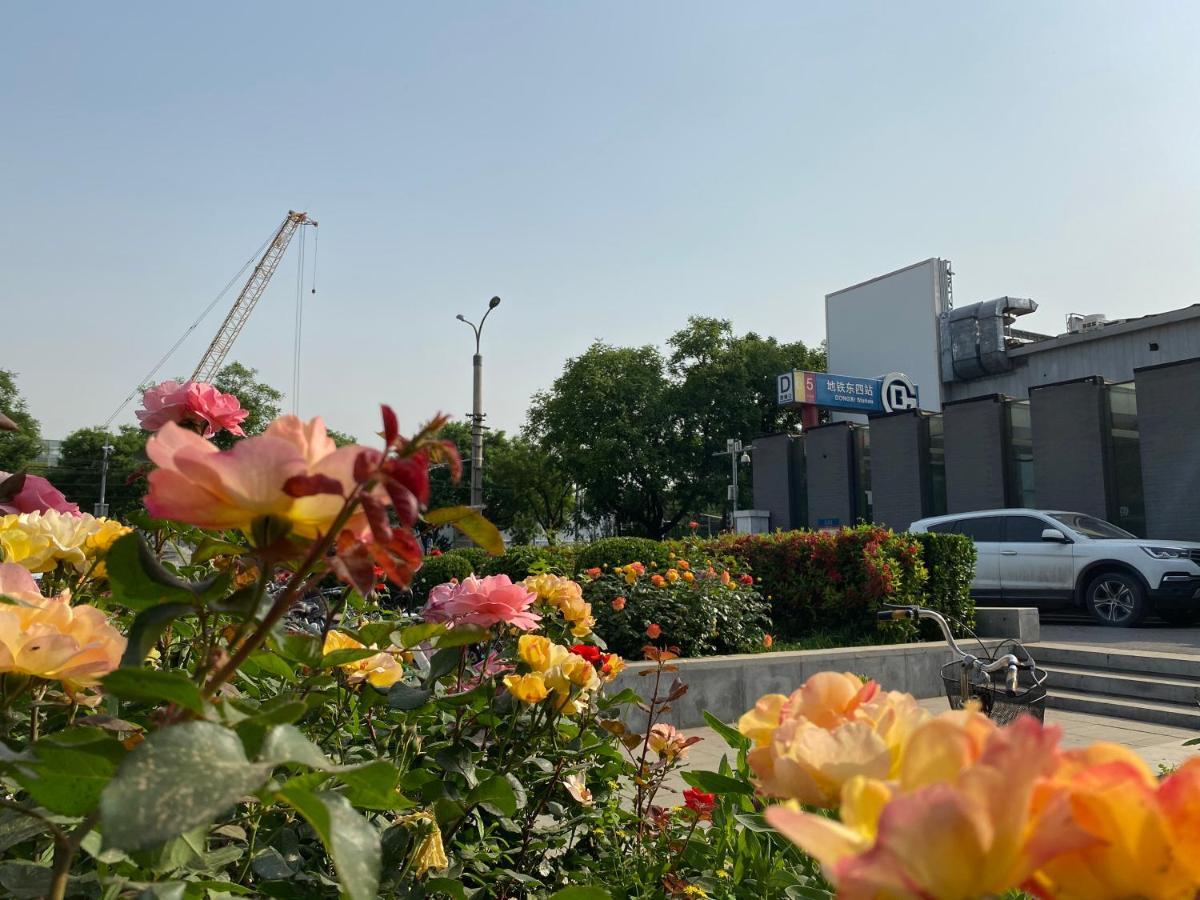 Spring Time Hostel--Nearby Tiananmen Square & Forbidden City & Wangfujing Street & Line 5,6 Subway Nearby,Free Wifi Пекін Екстер'єр фото